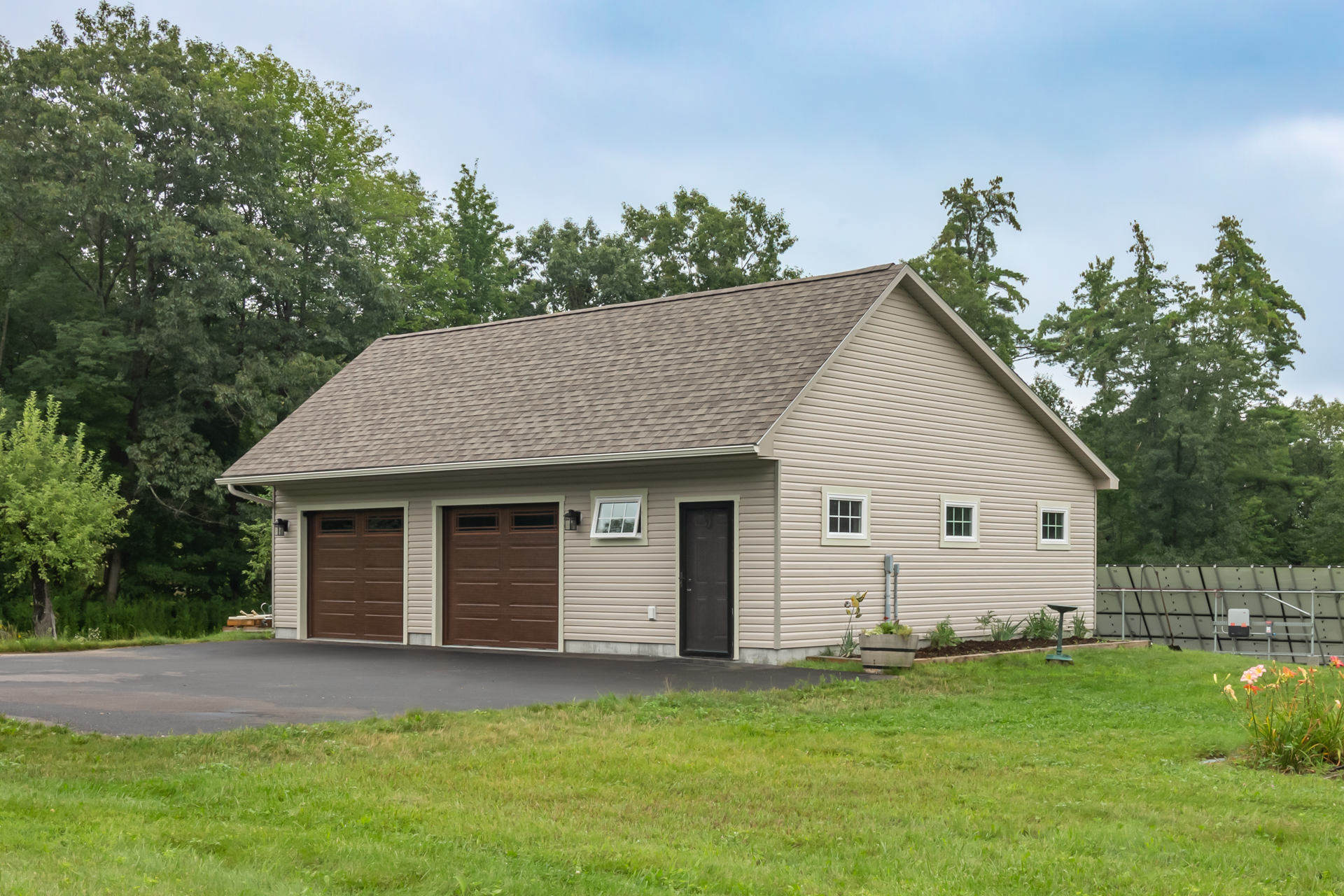 standard saltbox two car garage 3